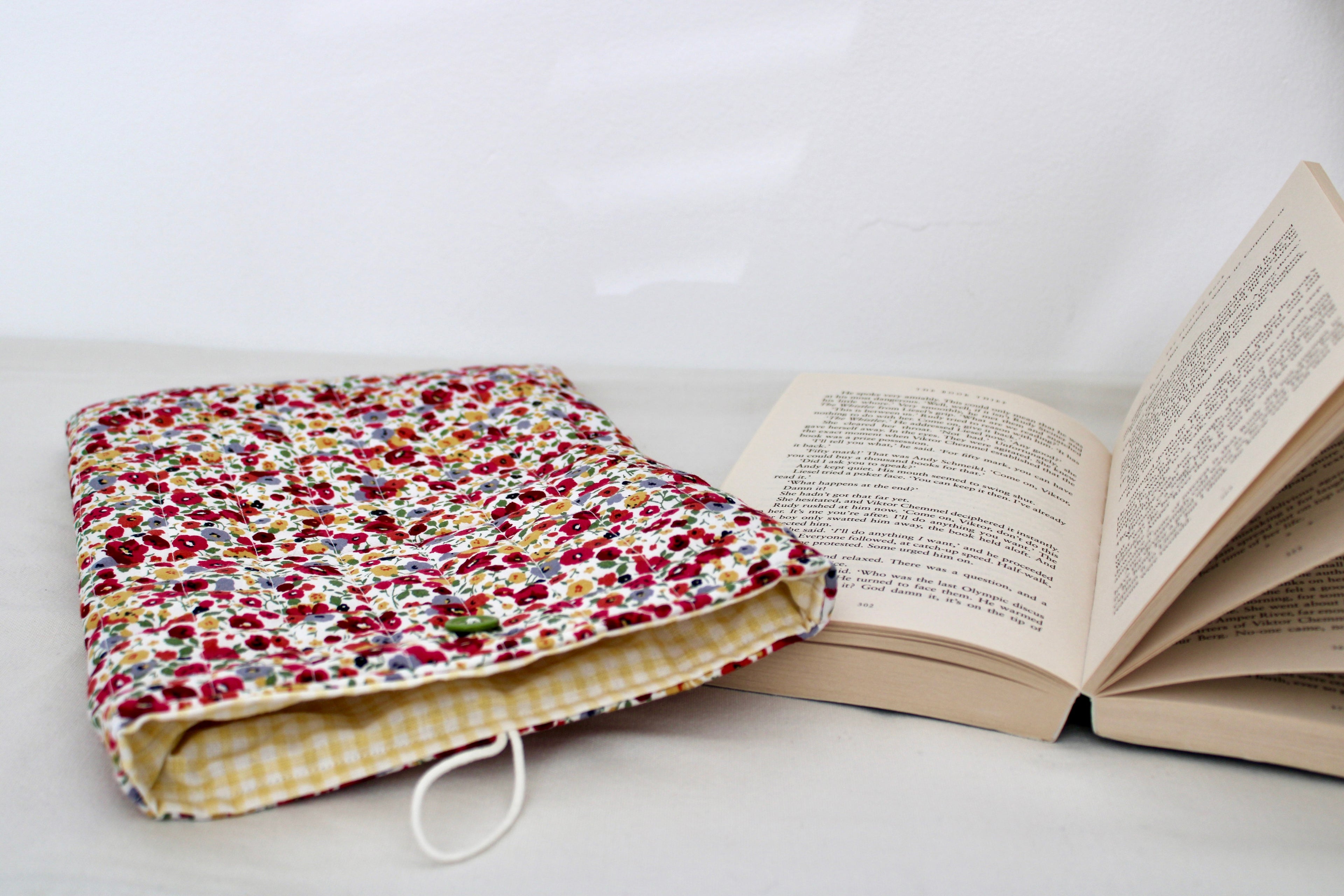 Poppy Book Sleeve